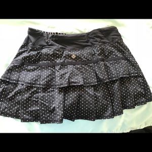 Lululemon skort size 6